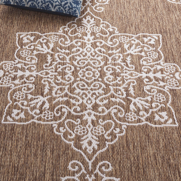 Safavieh Beach Luxury Charcoal And Ivory Area Rug – Stunning Turkish Design For Indoor And Outdoor Spaces Brown ,Ivory 85% Polypropylene,15% Polyester Bhs292t-7r