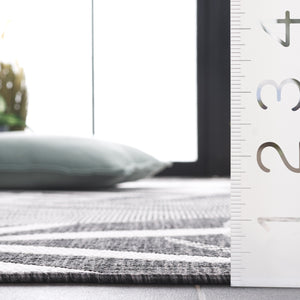 Safavieh Beach Modern Elegance Area Rug – Stylish Charcoal & Ivory Design For Indoor/Outdoor Spaces Charcoal ,Ivory 85% Polypropylene,15% Polyester Bhs294h-7r