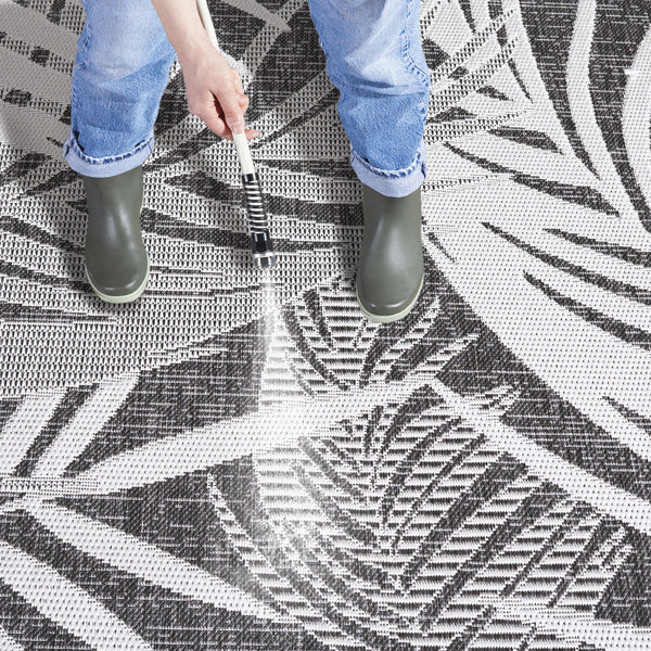 Safavieh Beach Modern Elegance Area Rug – Stylish Charcoal & Ivory Design For Indoor/Outdoor Spaces Charcoal ,Ivory 85% Polypropylene,15% Polyester Bhs294h-7r