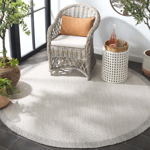 Safavieh Beach Contemporary Round Area Rug - Luxurious Plush Design For Indoor/Outdoor Elegant Spaces Ivory ,Light Grey Polypropylene Bhs404a-9