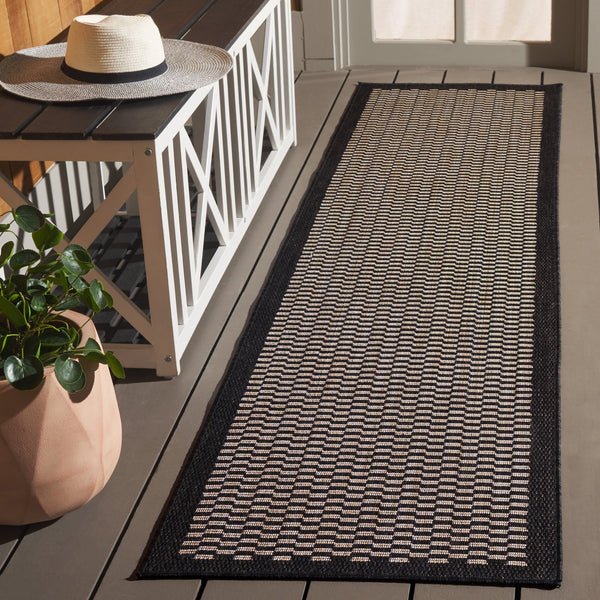 Safavieh Beach Contemporary Round Area Rug - Luxurious Plush Design For Indoor/Outdoor Elegant Spaces Black ,Beige Polypropylene Bhs404z-8