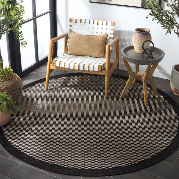 Safavieh Beach Contemporary Round Area Rug - Luxurious Plush Design For Indoor/Outdoor Elegant Spaces Black ,Beige Polypropylene Bhs404z-8
