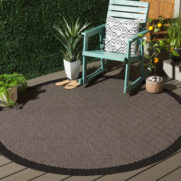 Safavieh Beach Indoor/Outdoor Elegant Diamond Pattern Rug - Durable, Stylish, Easy Maintenance, Modern Charm Black ,Ivory Polypropylene Bhs406z-7sq