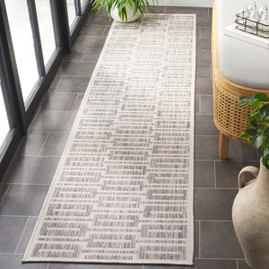 Safavieh Beach Area Rug - Timeless Grey & Ivory Geometric Design, Durable Indoor/Outdoor Comfort For Any Space Grey ,Ivory Polypropylene Bhs418f-4