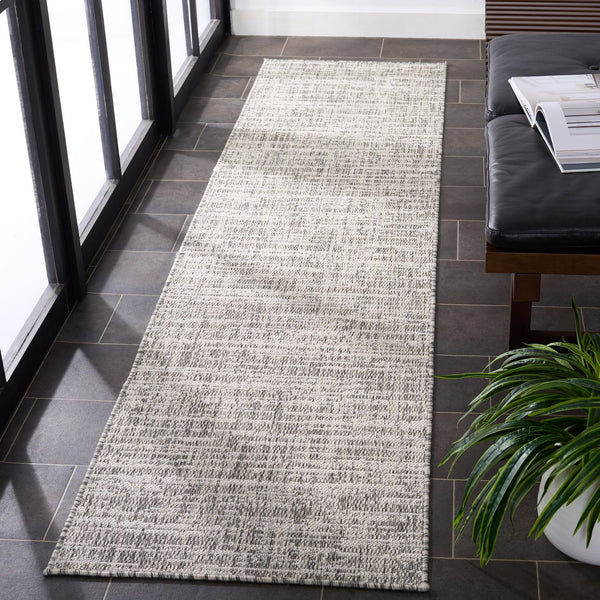 Safavieh Beach House Elegant Grey And Ivory Area Rug - Plush Comfort And Timeless Design For Any Space Grey ,Ivory Polypropylene Bhs424f-4