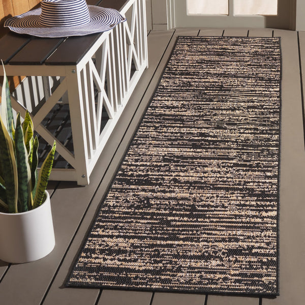 Safavieh Beach House Elegant Grey And Ivory Area Rug - Plush Comfort And Timeless Design For Any Space Black ,Beige Polypropylene Bhs424z-7r