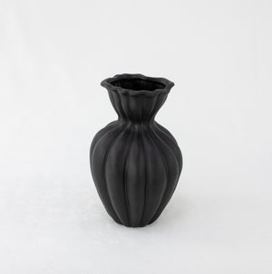 Zeugma Earth Black Clay Pot – Stylish 8" Wide, Durable & Lightweight Design For Home Or Garden Décor!   Nw240456-bk