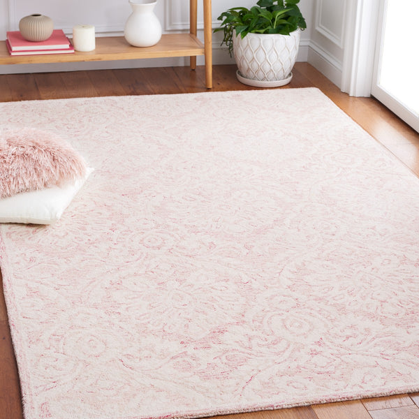 Safavieh Blossom 106 Hand Tufted Country and Floral Rug Pink / Ivory BLM106U-4