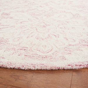 Safavieh Blossom 106 Hand Tufted Country and Floral Rug Pink / Ivory BLM106U-6R