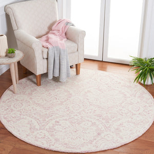 Safavieh Blossom 106 Hand Tufted Country and Floral Rug Pink / Ivory BLM106U-4