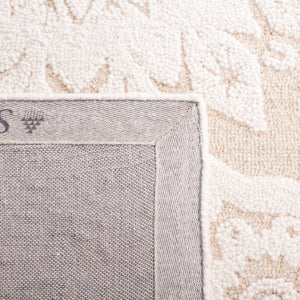 Safavieh Blossom 108 Hand Tufted Country and Floral Rug Ivory / Light Brown BLM108T-5