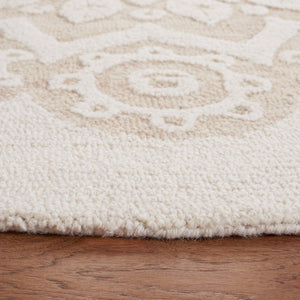 Safavieh Blossom 108 Hand Tufted Country and Floral Rug Ivory / Light Brown BLM108T-6R