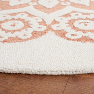 Safavieh Blossom 108 Hand Tufted Country and Floral Rug Ivory / Pink BLM108U-6R