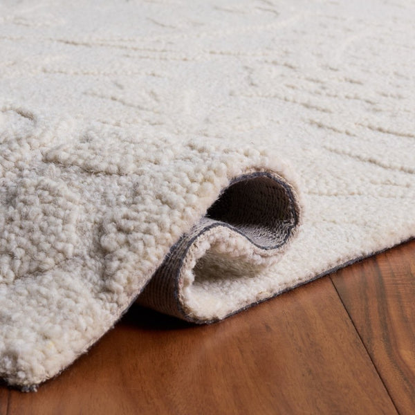 Safavieh Blossom Hand Tufted Wool Area Rug Ivory Traditional Low Pile Living Room Accent BLM401D-5