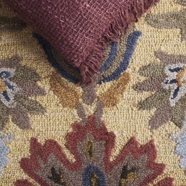 Safavieh Blossom Hand-Tufted Wool Oval Rug with Floral Motif for Dining or Bedroom Gold 4'-0" x 6'-0" BLM402D-4OV