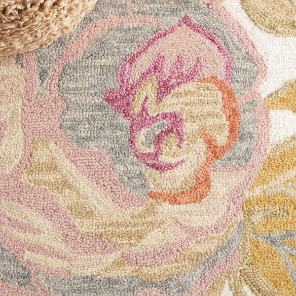 Safavieh Blossom 406 Hand Tufted Floral Rug Ivory / Green BLM406A-5