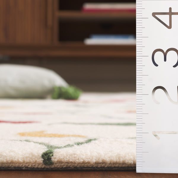 Safavieh Blossom Exquisite Floral Area Rug - Hand-tufted Luxury Wool And Cotton For Timeless Elegance Ivory ,Red 80% Wool,20% Cotton Blm569a-8