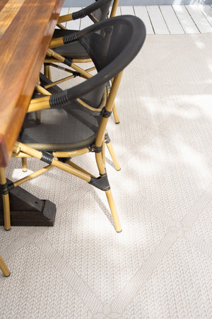 Safavieh Bermuda Elegant Geometric Area Rug – Durable, Eco-friendly, Perfect For Indoor & Outdoor Spaces Cream ,Beige Polypropylene Bmu811a-2