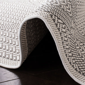 Safavieh Bermuda Elegant Geometric Area Rug – Durable, Eco-friendly, Perfect For Indoor & Outdoor Spaces Cream ,Grey Polypropylene Bmu811b-2