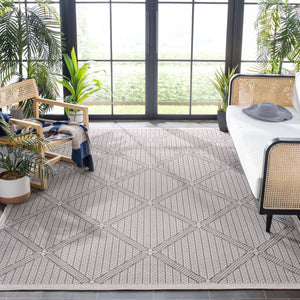 Safavieh Bermuda Elegant Geometric Area Rug – Durable, Eco-friendly, Perfect For Indoor & Outdoor Spaces Cream ,Grey Polypropylene Bmu811b-2