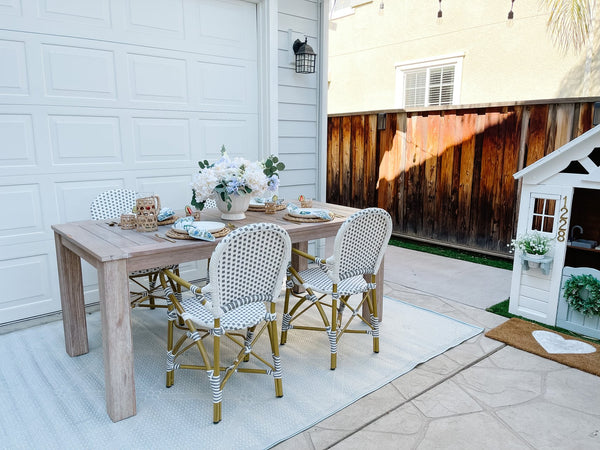 Safavieh Bermuda Elegant Geometric Area Rug – Durable, Eco-friendly, Perfect For Indoor & Outdoor Spaces Light Blue ,Ivory Polypropylene Bmu811m-2