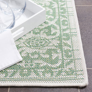 Safavieh Bermuda 813 Power Loomed Indoor / Outdoor Rug Green / Ivory 5'-3" x 7'-6"