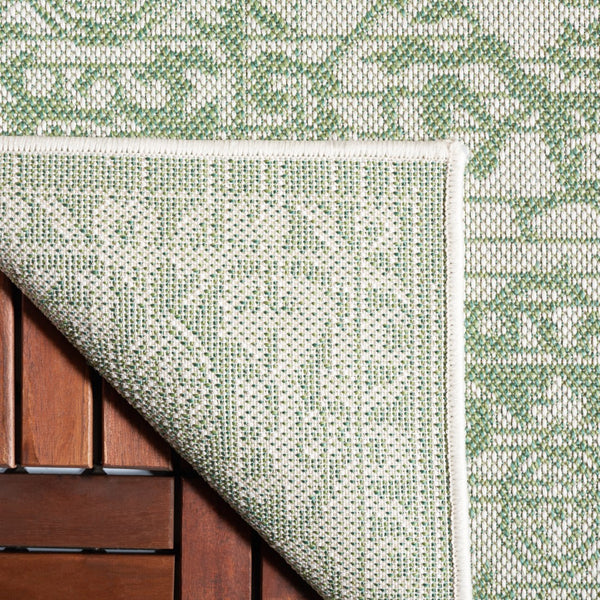 Safavieh Bermuda 813 Power Loomed Indoor / Outdoor Rug Green / Ivory 5'-3" x 7'-6"