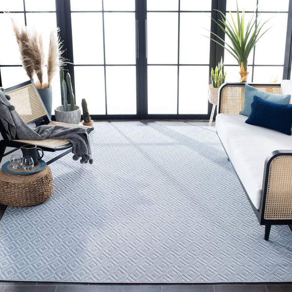 Safavieh Bermuda Geometric Area Rug - Elegant Power Loomed Design For Indoor & Outdoor Spaces, Oeko-tex Certified Light Blue ,Cream Polypropylene Bmu814a-210