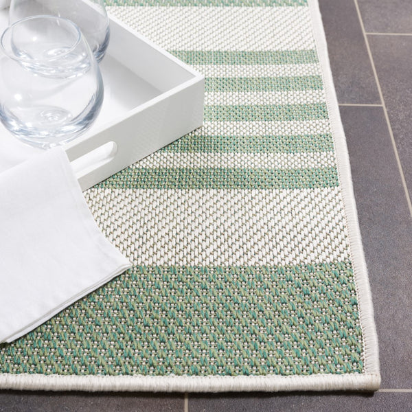 Safavieh Bermuda 828 Power Loomed Indoor / Outdoor Rug Green / Ivory 5'-3" x 7'-6"