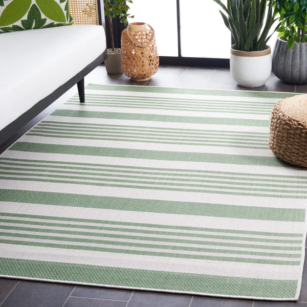 Safavieh Bermuda 828 Power Loomed Indoor / Outdoor Rug Green / Ivory 5'-3" x 7'-6"