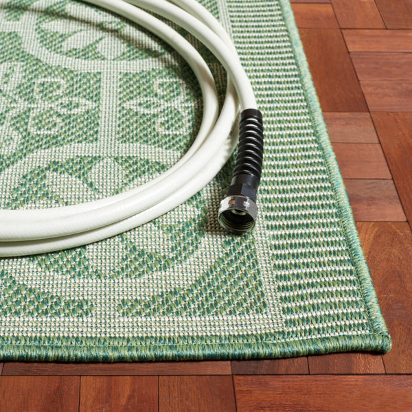 Safavieh Bermuda 838 Power Loomed Indoor / Outdoor Rug Green / Ivory 5'-3" x 7'-6"