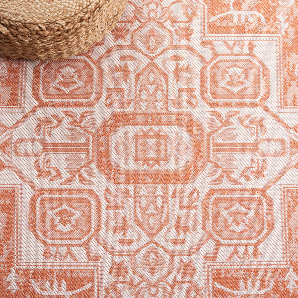 Safavieh Bermuda Elegant Polypropylene Frize Area Rug - Timeless Design For Indoor/Outdoor Spaces, Oeko-tex Certified Rust ,Ivory Polypropylene Frize Bmu841p-5