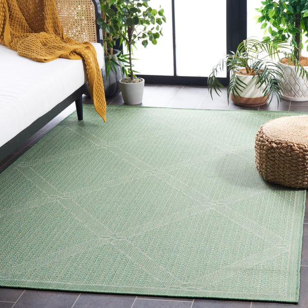 Safavieh Bermuda 851 Power Loomed Indoor / Outdoor Rug Green / Ivory 5'-3" x 7'-6"