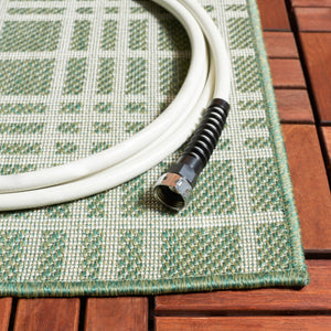 Safavieh Bermuda 860 Power Loomed Indoor / Outdoor Rug Green / Ivory 5'-3" x 7'-6"