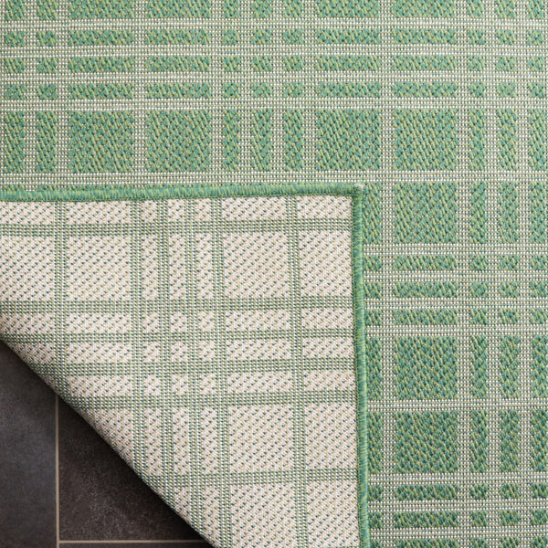 Safavieh Bermuda 860 Power Loomed Indoor / Outdoor Rug Green / Ivory 5'-3" x 7'-6"