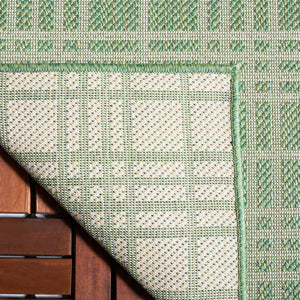 Safavieh Bermuda 860 Power Loomed Indoor / Outdoor Rug Green / Ivory 5'-3" x 7'-6"