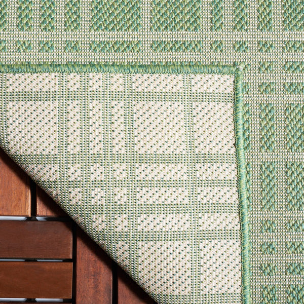 Safavieh Bermuda 860 Power Loomed Indoor / Outdoor Rug Green / Ivory 5'-3" x 7'-6"