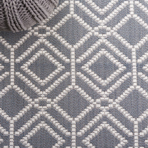 Safavieh Bermuda Elegant Area Rug For Indoor & Outdoor Spaces, Durable Design With Classic Geometric Patterns Navy ,Ivory Polypropylene Frize Bmu874n-9