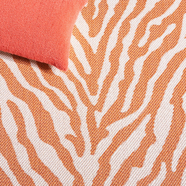 Safavieh Bermuda Area Rug – Elegant Zebra Pattern, Durable Power Loomed Design For Indoor & Outdoor Spaces Rust ,Ivory Polypropylene Frize Bmu881p-4