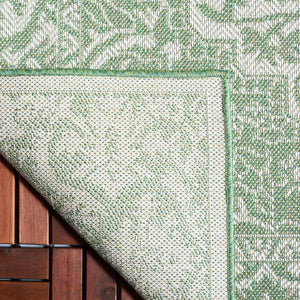 Safavieh Bermuda 885 Power Loomed Indoor / Outdoor Rug Green / Ivory 5'-3" x 7'-6"