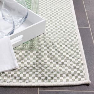 Safavieh Bermuda 886 Power Loomed Indoor / Outdoor Rug Green / Ivory 5'-3" x 7'-6"