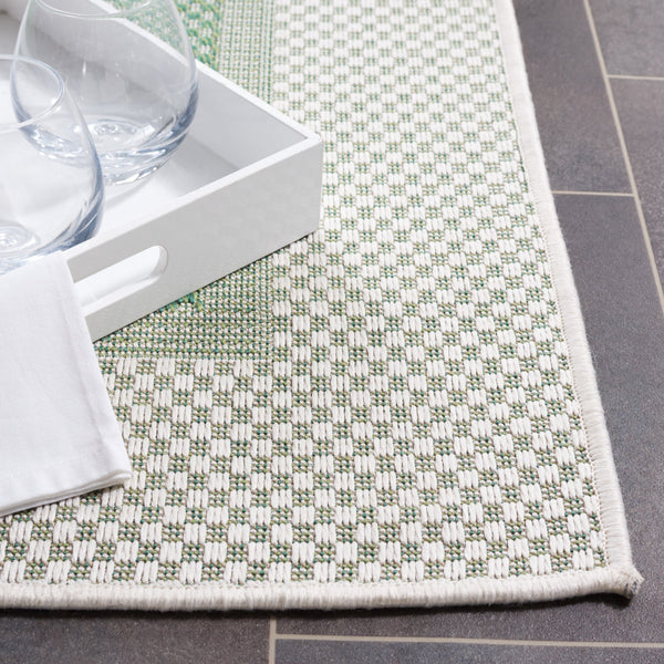 Safavieh Bermuda 9' X 12' Indoor/Outdoor Area Rug - Elegant Green And Ivory Geometric Design For Any Space Green ,Ivory Polypropylene Frize Bmu886y-9