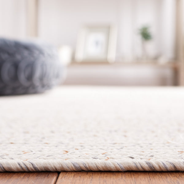 Safavieh Braided Elegance: Hand-woven Ivory And Light Grey Runner Rug For Sophisticated Hallways And Entryways Ivory ,Light Grey Polypropylene Pile Bra201a-220