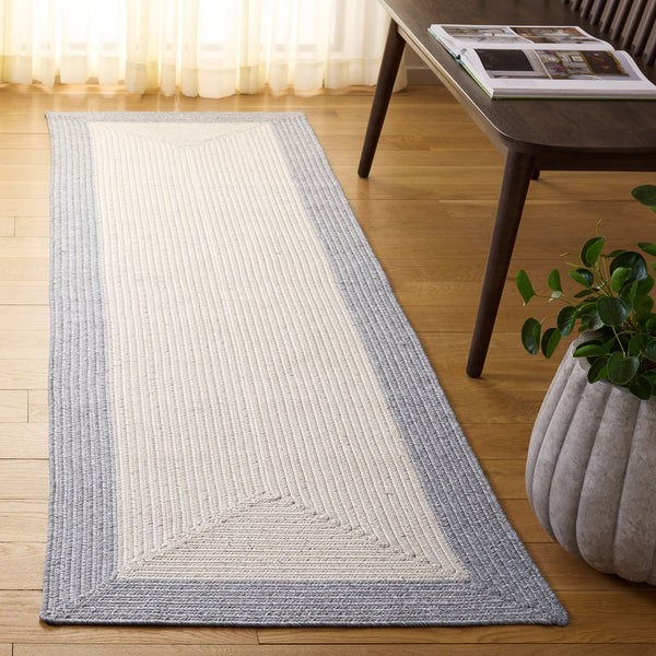 Safavieh Braided Area Rug - Elegant Ivory And Grey Runner For Indoor/Outdoor Spaces, Washable Design Ivory ,Grey Polypropylene Pile Bra281a-28