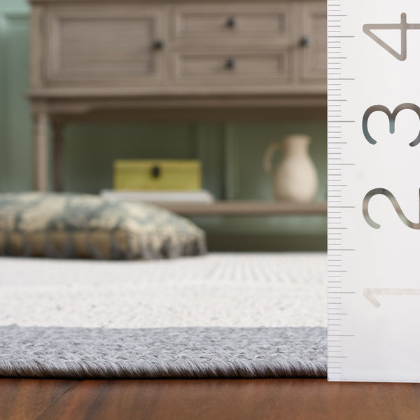 Safavieh Braided Area Rug - Elegant Ivory And Grey Runner For Indoor/Outdoor Spaces, Washable Design Ivory ,Grey Polypropylene Pile Bra281a-5