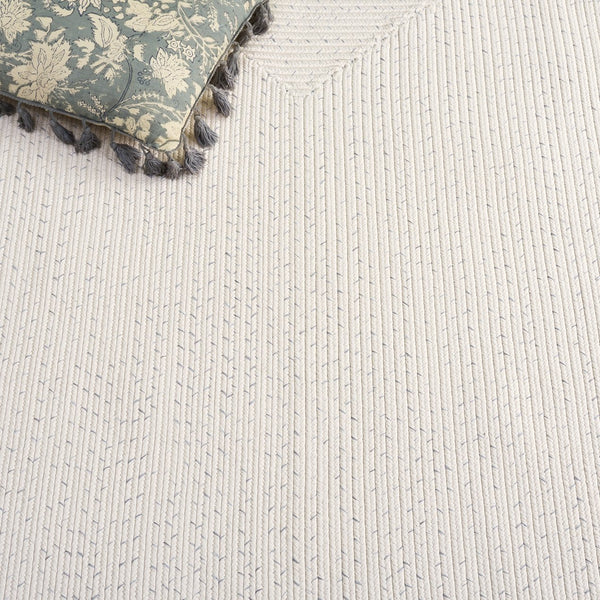 Safavieh Braided Area Rug - Elegant Ivory And Grey Runner For Indoor/Outdoor Spaces, Washable Design Ivory ,Grey Polypropylene Pile Bra281a-5