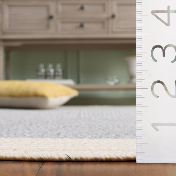 Safavieh Braided Area Rug - Elegant Ivory And Grey Runner For Indoor/Outdoor Spaces, Washable Design Grey ,Ivory Polypropylene Pile Bra281f-5