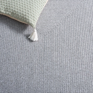 Safavieh Braided Runner Rug - Elegant Hand-woven Design For Indoor/Outdoor Comfort And Style In Any Space Light Grey ,Ivory Polypropylene Pile Bra282f-5