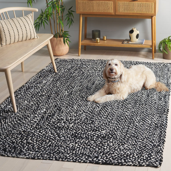 Safavieh Braided Handwoven Black And Ivory Square Cotton Rug, Low-Profile Minimalist Texture For Living Spaces 6'-0" x 6'-0" BRD210Z-6SQ
