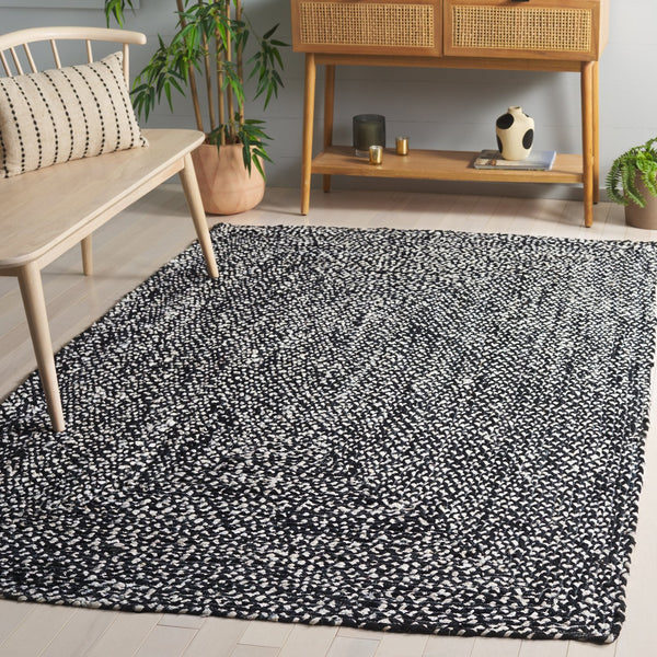 Safavieh Braided Hand-Woven Cotton Round Rug Black And Ivory Boho Texture Low-Profile 1/4" Pile Durable Elegance 6'-0" x 6'-0" BRD210Z-6R